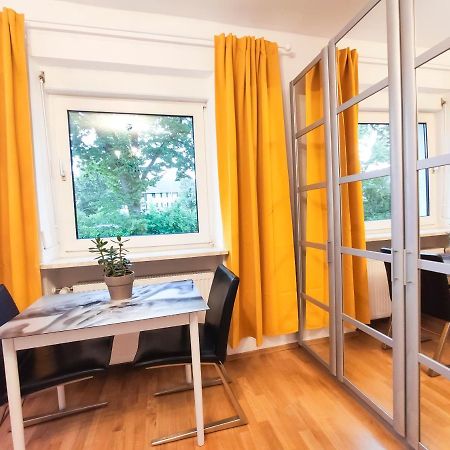 Modernes Zimmer Am Park Mit Garten, Huehner & Enten München Buitenkant foto