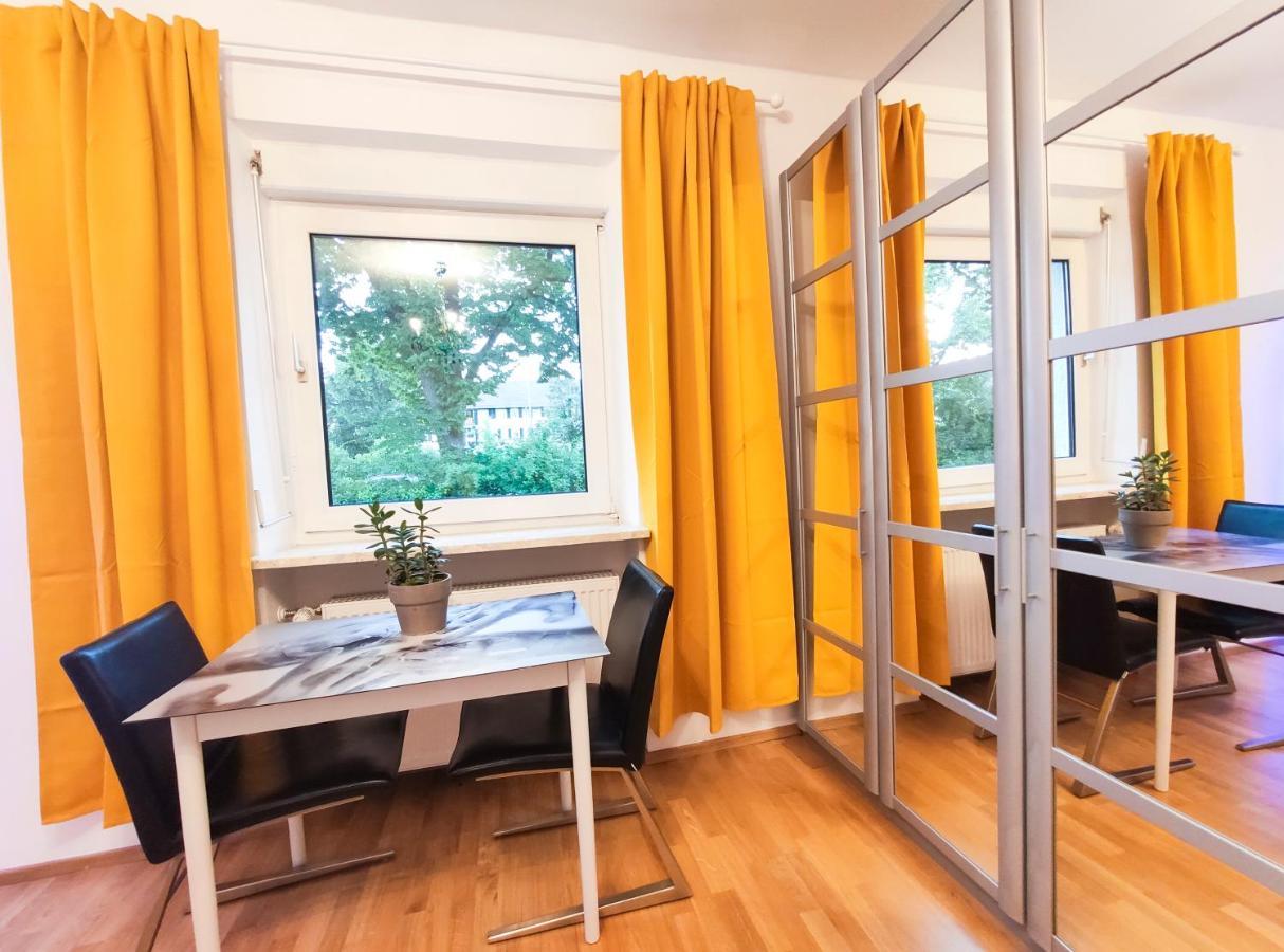 Modernes Zimmer Am Park Mit Garten, Huehner & Enten München Buitenkant foto
