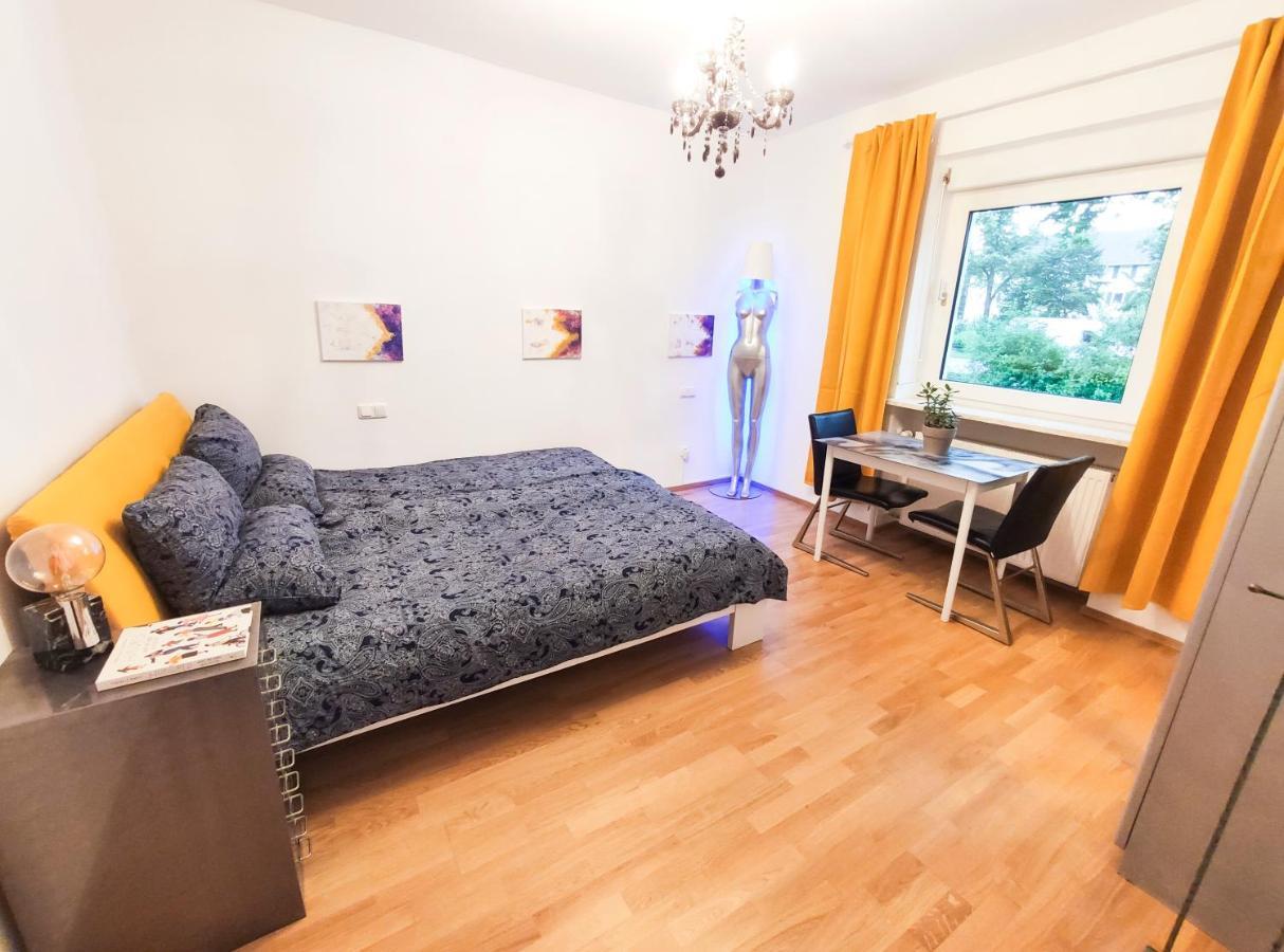 Modernes Zimmer Am Park Mit Garten, Huehner & Enten München Buitenkant foto